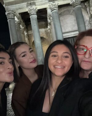 Ludovica Nasti Instagram - La vita ultimamente.

CHE GRANDE RICCHEZZA..♥️✨🫶🏻