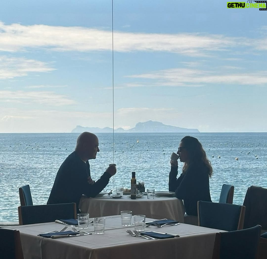 Luisa Ranieri - 36.1K Likes - Eā¦..vabbĆØ, niente.
@luisaranieriofficial #napoli #capri #love