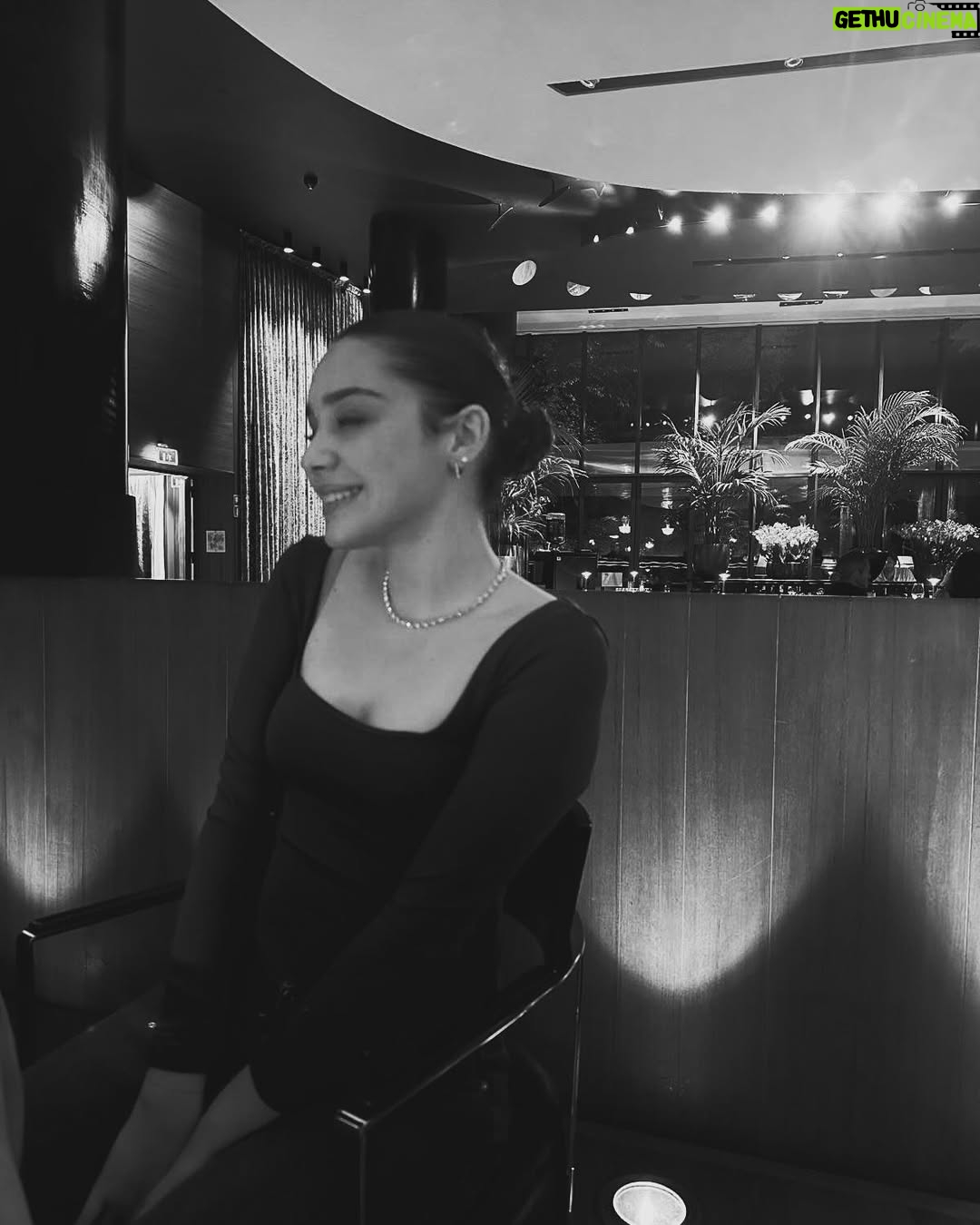 Luisa Ranieri - 5K Likes - 24 ore a milano , due shooting , tante risate con il mio team e as usual poche fotoā¦ā¦ š¤£@nikipinna @domenicaricciardi @emmaa.zingaretti @mauracantatore @gloriaripamonti