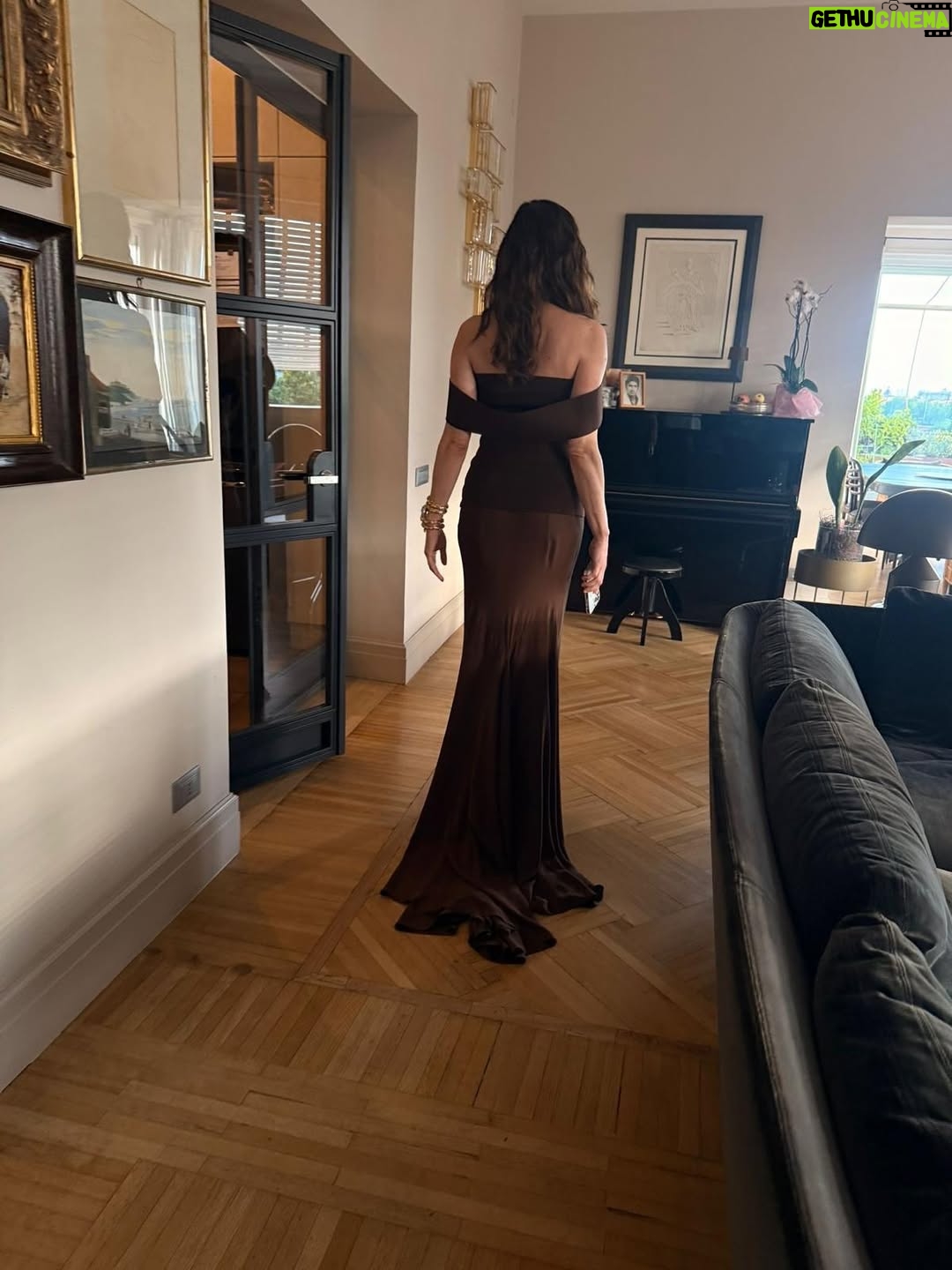 Luisa Ranieri - 31.6K Likes - About last night š«
Grazie a
@fendi
@bvlgari
Styled by @gloriaripamonti
Hair @domenicaricciardi
MUA @concettaargondizzo_mua X @simonebelliagency