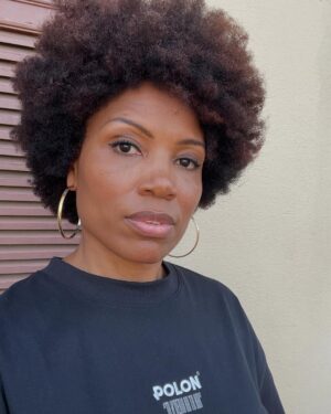 Lura Instagram - Mais uma visita a Angola. Esta terra que tem um lugar tão especial no meu coração. As pessoas, a gastronomia, a música, os músicos, os artistas. Foi a convite da minha querida @eneida_marta que também convidou a lindíssima @perola_pearl para juntas celebrar-mos os seus 25 anos de carreira a cantar Guiné Bissau ❤️💚 
💛

@club_s
@ruisilvarbs 
@eduardopaim_oficial 
@poloncv