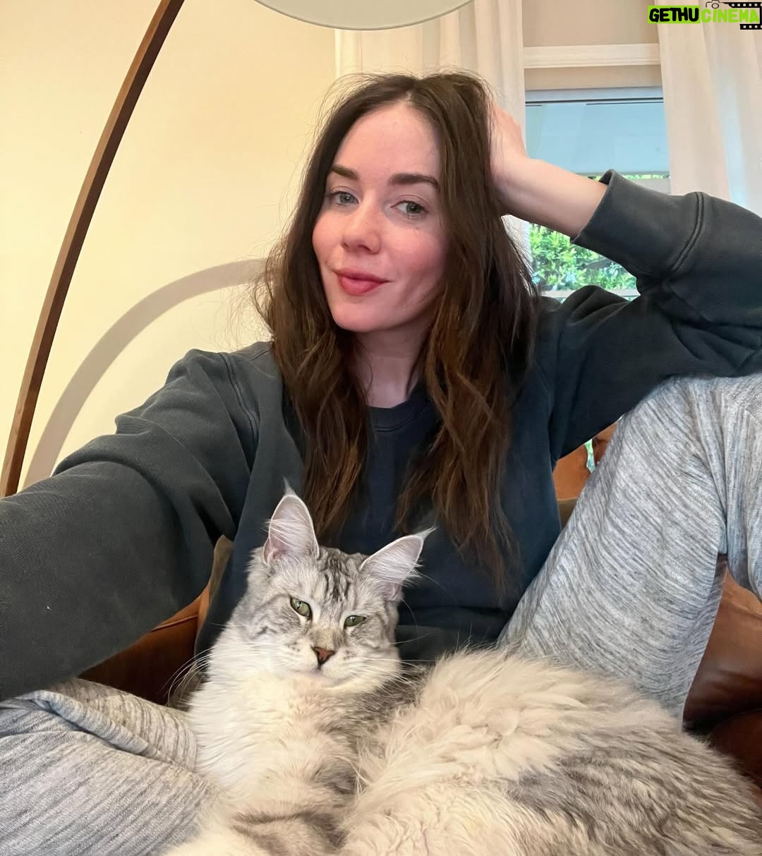 Lyndon Smith - 6.3K Likes - No rhyme or reason. Just good vibes. 🖤