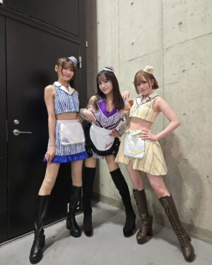 Machico Instagram - C#アイマスハッチポッチ2_day2
ゆい㌧と智秋さんとうっふん💋 
:
つばちゃんさん（@tsubasashimoda ）が個性豊かな衣装をつくってくれたよお💛🛼
これからもお腹出すからよろしくね!
脚も腕も出すよ🥳
#Machico #伊吹翼 #idolmaster 
#アイドルマスター #ミリオンライブ !