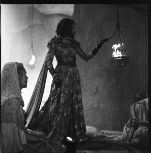 Madeleine Madden Instagram - The Dreamwalker 

Episode 5 ‘Tel’aran’rhiod’ directed by our beloved @_queenbpictures and stills taken by my dear friend Martin Slozil 

@thewheeloftime @primevideo 
#thewheeloftime