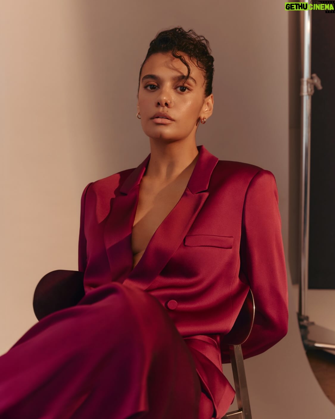 Madeleine Madden - 6.8K Likes - Had a little sit down with @graziauk and chatted all things @thewheeloftime and what’s making this season a standout.
Thank you to the insanely talented @raulromo
And my wonderful stylist and glam team
@jasonrembert @storyofmailife @mitchellcantrellbeauty
#thewheeloftime
