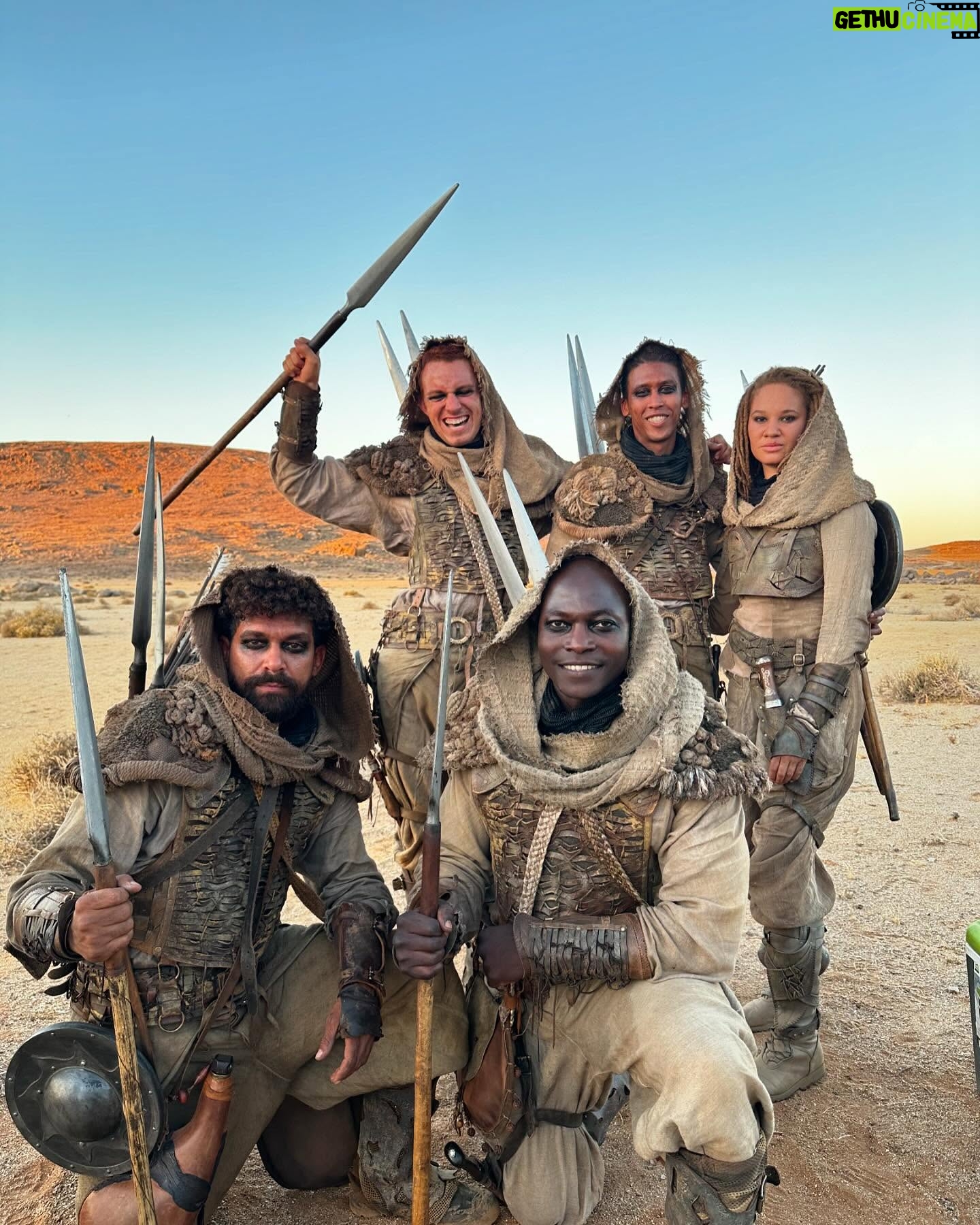 Madeleine Madden - 11.1K Likes - Taking Water and Shade with some pretty special people in the Aiel Waste.
I’m truly blown away with how our new cast members @bjoern_landberg @nukakacosterwaldau @natasha_culzac @sjostrand.set @salomesomething have brought so much colour to this show and how they brought the Aiel, kicking and screaming into the @thewheeloftime 👊🏾
@thewheeloftime @primevideo
#thewheeloftime