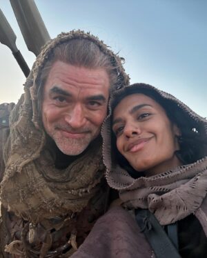 Madeleine Madden Instagram - Taking Water and Shade with some pretty special people in the Aiel Waste. 

I’m truly blown away with how our new cast members @bjoern_landberg @nukakacosterwaldau @natasha_culzac @sjostrand.set @salomesomething have brought so much colour to this show and how they brought the Aiel, kicking and screaming into the @thewheeloftime 👊🏾

@thewheeloftime @primevideo 
#thewheeloftime