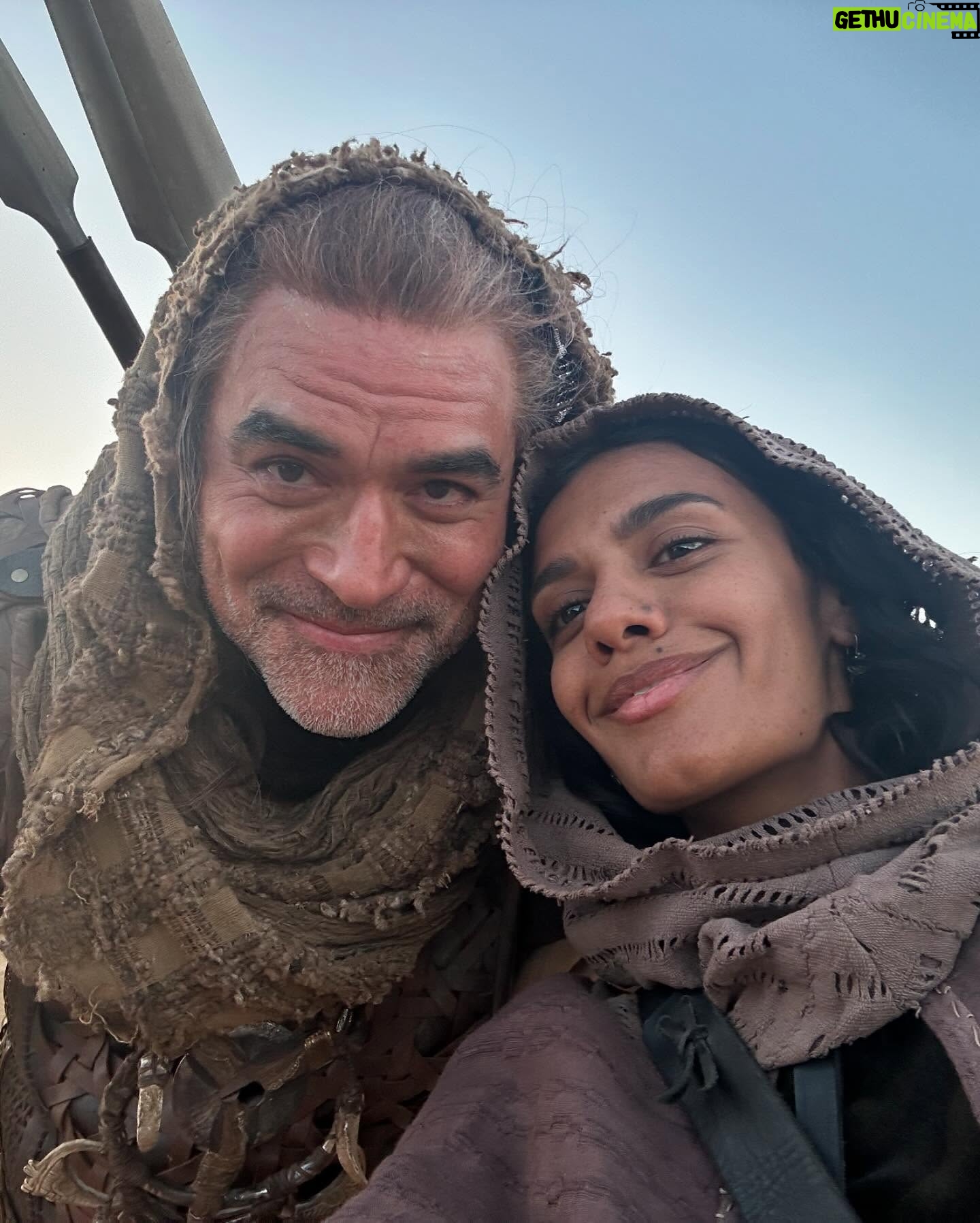 Madeleine Madden - 11.1K Likes - Taking Water and Shade with some pretty special people in the Aiel Waste.
I’m truly blown away with how our new cast members @bjoern_landberg @nukakacosterwaldau @natasha_culzac @sjostrand.set @salomesomething have brought so much colour to this show and how they brought the Aiel, kicking and screaming into the @thewheeloftime 👊🏾
@thewheeloftime @primevideo
#thewheeloftime