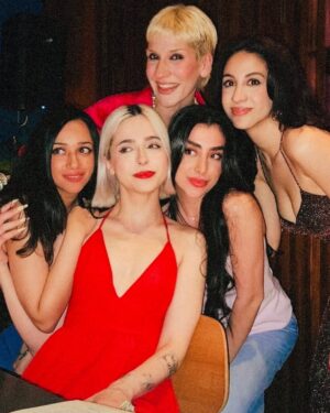 Madgal Instagram - This is what 30 looks like 🎂 🎉 
سی سالم شد.