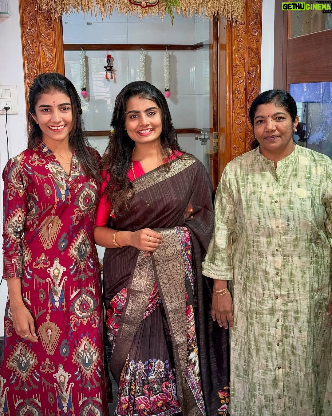 Madhu Gowda - 187K Likes - ನನ್ನ ಕುಟುಂಬ 🧿🌿🌷 #madhugowda