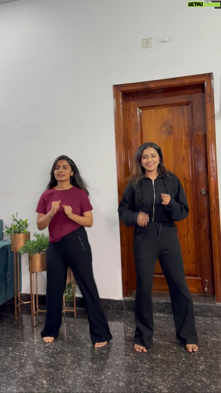 Madhu Gowda - 186.4K Likes - Yalli ede nennu ❤️🤗
Choreo : @____thefabfour___
#kannada #mysore #sudeep #dhanushree7 #madhu06 #bangalore #trending #reels #creator #collab