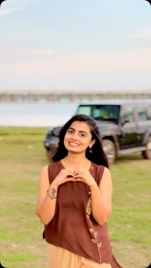 Madhu Gowda Instagram - ಪ್ರೀತಿಗೆ ಕಣ್ಣಿಲ 🤭💞 #madhugowda