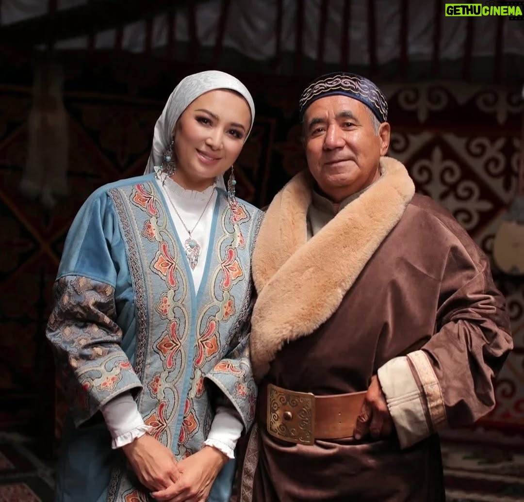 Madina Saduakasova - 53.3K Likes - Отбасымыздың атынан құттықтауды қабыл алыңыздар! 🙌
Қасиетті Рамазан айымен тұспа - тұс келген Ұлыстың Ұлы күні Наурыз мейрамы құтты болсын ! 🌷🌷🌷
Әр шаңыраққа , әр отбасына молынан береке, бақыт, қуаныш келсін !
Берекелі елімізде тыныштық , бейбітшілік болсын ! Аминь 🙏❤️😘🥰
Мен Атырауда ☺️😍👍 Ауа райы ғажап ! Алаңда Наурыздың Наурызы болып жатыр 💃🏻
Сіз жақ қалай ? Қалай қарсы алып жатырсыздар?