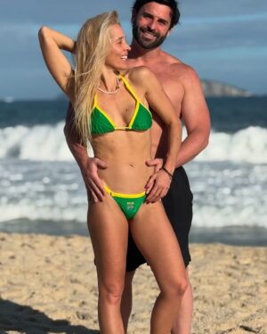 Mafalda Teixeira Instagram - Love in Rio 💖🇧🇷 

#riodejaneiro #brasil #leblon #love #amor #familia #praia #kapinha