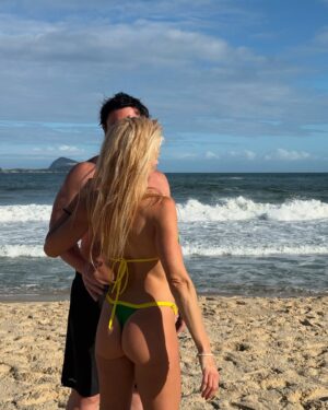 Mafalda Teixeira Instagram - Love in Rio 💖🇧🇷 

#riodejaneiro #brasil #leblon #love #amor #familia #praia #kapinha