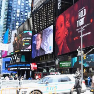 Magdalena Boczarska Instagram - Hello, Times Square! 🏙🌪
@netflix @harlancoben