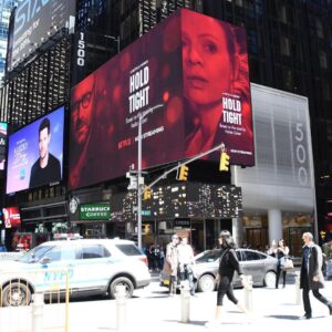 Magdalena Boczarska Instagram - Hello, Times Square! 🏙🌪
@netflix @harlancoben