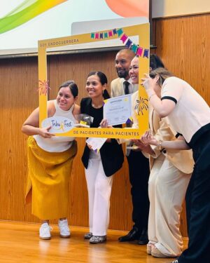 Magdyel Ugaz Instagram - El fin de semana fui invitada al Endotribufest 💛, un evento creado por mujeres con endometriosis y para mujeres con endometriosis. Fue un espacio tan cálido, tan poderoso, tan necesario. Hubo especialistas, charlas, emprendimientos creados por guerreras que, como muchas de nosotras, buscan recursos para atravesar esta enfermedad de la mejor manera posible.

Me invitaron a compartir mi testimonio y solo puedo decir: ¡gracias! Gracias por permitirme ser parte de algo tan valioso, por el amor, la fuerza y la sororidad que se respiraba. Me llevo el corazón lleno.
Gracias @endotribu.pe 
@endovale.pe 
@endomed.pe 
@endomom_carla 

Nos tenemos.