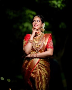 Mahana Sanjeevi Instagram - Bridallook✅9597950145

📸@pooabi_photography
:
📸@ar_mahakannan_photography
:
@mahanaofficials❤️ actress 
:
#weddinglook#bridaljewellery #weddingphotography #tredisnalphotography #forever#photography #picoftheday #photoftheday #southindianwedding#bridalmakeup