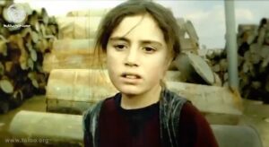 Mahtab Keramati Instagram - فقط بدانید سختیِ خریدن یک کیف مدرسه و پرکردن متعلقاتش؛ هر اول مهر که می‌شود، بالای یک میلیون بچه را از صرافت درس خواندن می‌اندازد. علی‌رغم دلش، علی‌رغم روحش؛ علی‌رغم گریه اول مهرش در چهارچوب خانه؛ خانه‌ای که پول راهی‌کردنش را ندارد. 
همینقدر ساده، غم‌انگیز؛ ولی واقعی. 
در سرزمینی که انبوهی چیز سر جاش نیست، جای یک بچه هفت، هشت، ده ساله پشت نیمکت مدرسه است. 
دل تنهای آنها را دستی به یاری دراز کنیم.
می‌خواهیم یک کیف محتوی نوشت افزارِ یک سال تحصیلی به نقطه صفر مرزی و کودکان ساکنش برسانیم. 
کمکمان کنید.

..............................................

شماره کارت :
 5892-1070-4482-5654
شماره حساب: 
1112-11-1780829-1
شماره شبا:
IR750150000011121117808291
کد دستوری:
*780*2020*3*1#

☎️ 34605
📱09127941430
🌐 www.toloo.org

#عدالت
#آگاهی 
#بچه_های_صفر_مرزی
#جمعیت_طلوع_بی_نشان_ها 
#این_سرا_را_سزا_بیش_از_این_است
@toloo_bineshanha_society