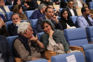 Mahtab Keramati Instagram - همیشه از هم صحبتی با شما آموختیم، خالق خاطرات زیبای گذشته، خدانگهدار…
تسلیت به مهرانه و مریم عزیز🖤 
#کیومرث_پوراحمد