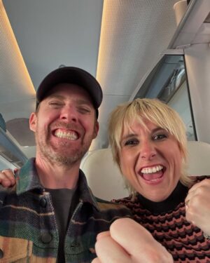 Maisie Adam Instagram - When Leeds get promoted and then you share a train with a bloomin’ Kaiser Chief, all in the same 24hrs!! I PREDICT A RIOT BABYYYYYYYY 💙💛🤍