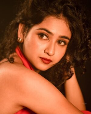 Malaika Vasupal Instagram - In red lipstick 
With no one to impress 💋💄
 

More photos coming up, for now that’s all 🙊

Hair and makeup : @shruthiashwath_makeupartist 
Photography: @umesh__photography___ 
Styling : @shimmer_designer_studio @style_diary_by_namratha
