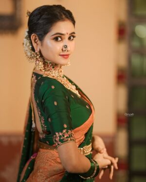 Malaika Vasupal Instagram - 💚

#viral #reel #tradtional #shoot