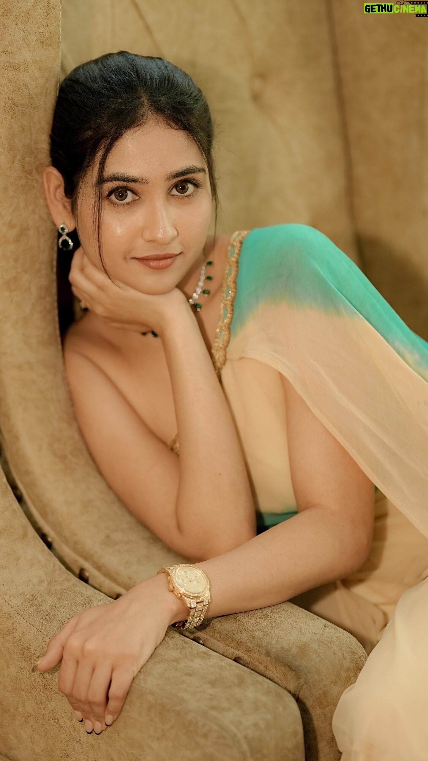 Malaika Vasupal - 14.3K Likes - Gentle soul ,strong spirit ā¤ļøāš„
Thankyou for this dreamy outfit @rivayah_fashionstudio š¤©
MUA : @shruthiashwath_makeupartist
š·š„: @umesh__photography___
Dreamy outfit : @rivayah_fashionstudio