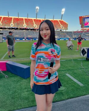Malea Emma Tjandrawidjaja Instagram - thank u @sandiegowavefc for having me sing the national anthem tonight ❤️

#maleaemma