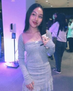 Malea Emma Tjandrawidjaja Instagram - LA Premiere of @sunflowergirlfilm at @nfmla Film Festival tonight was so much fun! 🌻

#maleaemma