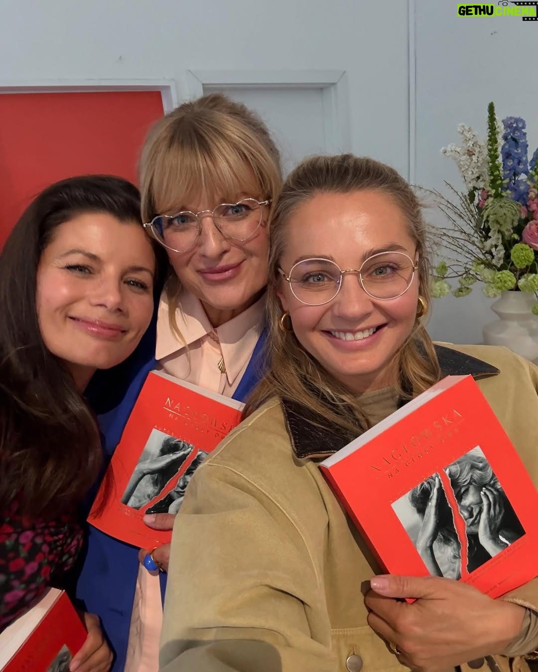 Malgorzata Socha - 1.7K Likes - Gratulacje dls wyjÄ
tkowej kobiety @jus_naglowska za stworzenie tak poruszajÄ
cej ksiÄ
żki ā historii, która dotyka każdej z nas, dodaje siÅy i wspiera kobiety w tym, co najważniejsze. Nie mogÄ siÄ doczekaÄ, aż zagÅÄbiÄ siÄ w lekturÄ!