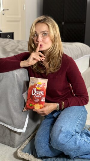 Malgorzata Socha Instagram - #reklama @lays_polska 

Nieważne czy angażujesz się w swoją pracę, realizację swoich pasji, sport, zajadanie chipsów przy filmie, czy w chwilę dla siebie – dobrze wypieczony moment daje 100% satysfakcji, a Lay’s Oven Baked są tego świetnym przykładem. Te dobrze wypieczone chipsy mają 100% smaku i 50% mniej tłuszczu *

*w porównaniu do smażonych, ziemniaczanych chipsów Lay’s

#dobrzewypieczone