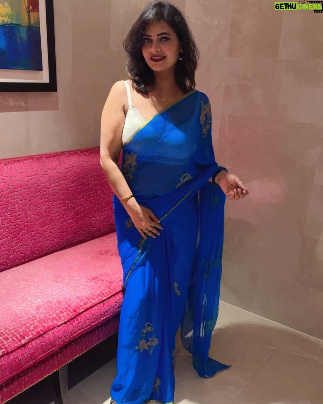 Malvika Tomar - 3.9K Likes - Saari post on demand š
.
.
.
.
#saariloverā¤ļø #saarook #blue #awe #like4like #foryou #supporters #haters #stayaway #instapic #portrait #likekro #explore #youareworthy #yourock #workhard #saaripromtion #ad #contact #promotion