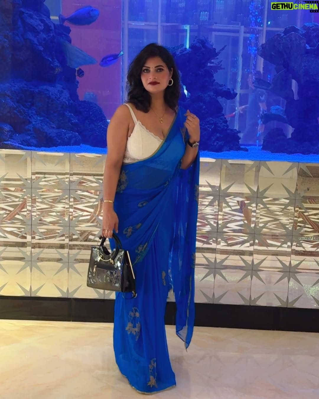 Malvika Tomar - 3.9K Likes - Saari post on demand š
.
.
.
.
#saariloverā¤ļø #saarook #blue #awe #like4like #foryou #supporters #haters #stayaway #instapic #portrait #likekro #explore #youareworthy #yourock #workhard #saaripromtion #ad #contact #promotion
