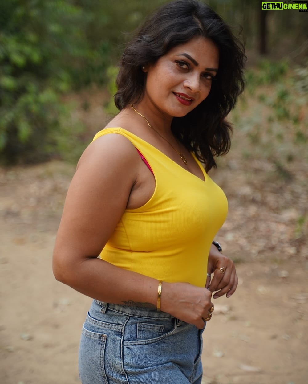 Malvika Tomar - 2.2K Likes - Raw and unfiltered!
.
.
.
Clicked by @ruphotographer2
#raw #unfiltered #look #southlook #stylish #original #noedit #picofthenight #explorepage⨠#2instagoodportraitlove #malvika
