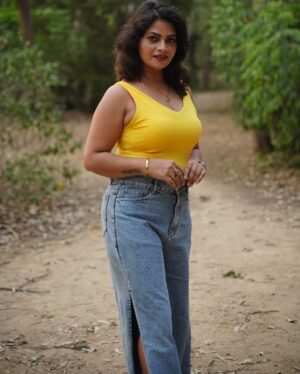 Malvika Tomar Instagram - Raw and unfiltered!
.
.
.
Clicked by @ruphotographer2 
#raw #unfiltered #look #southlook #stylish #original #noedit #picofthenight #explorepage✨ #2instagoodportraitlove #malvika