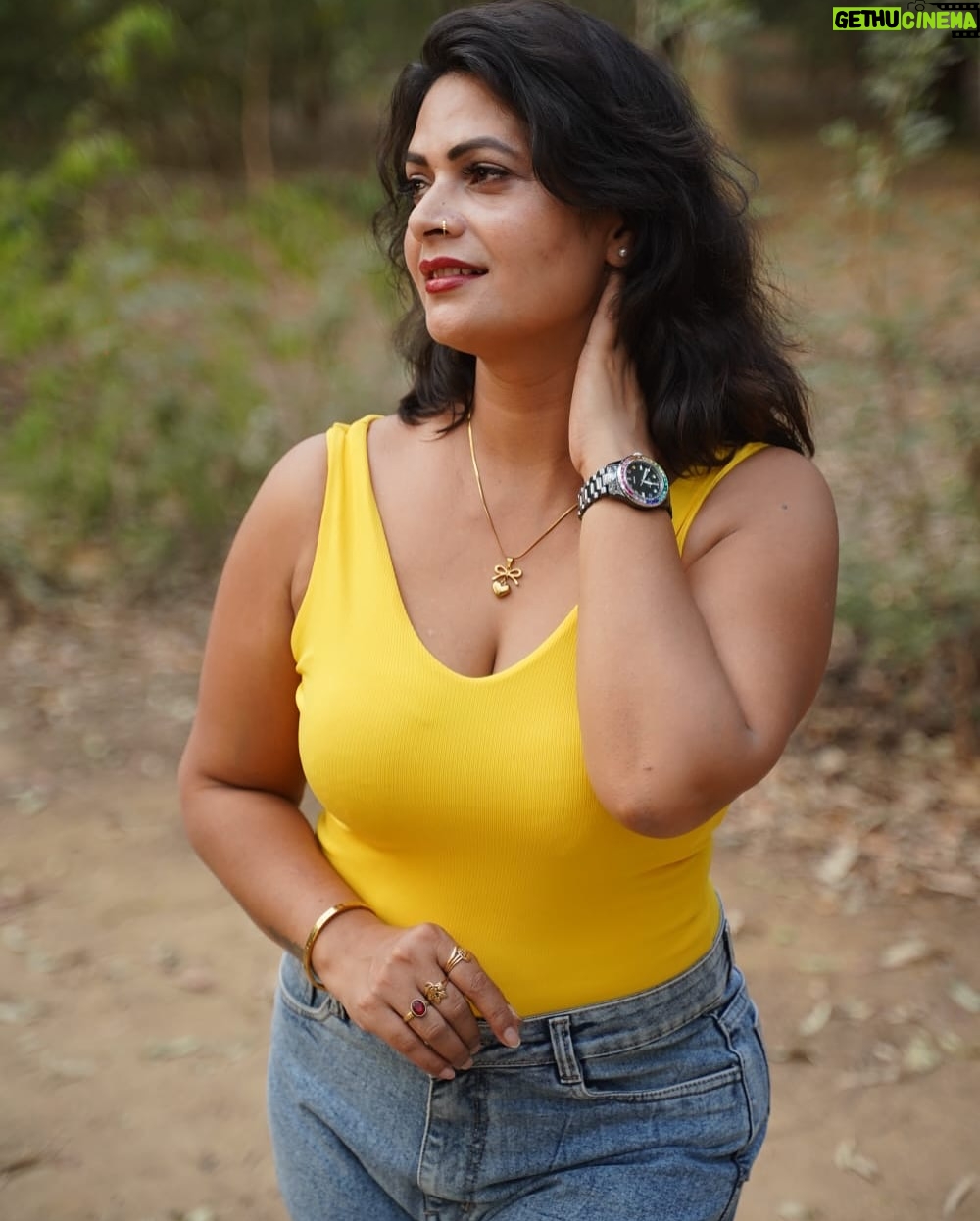 Malvika Tomar - 2.2K Likes - Raw and unfiltered!
.
.
.
Clicked by @ruphotographer2
#raw #unfiltered #look #southlook #stylish #original #noedit #picofthenight #explorepage⨠#2instagoodportraitlove #malvika