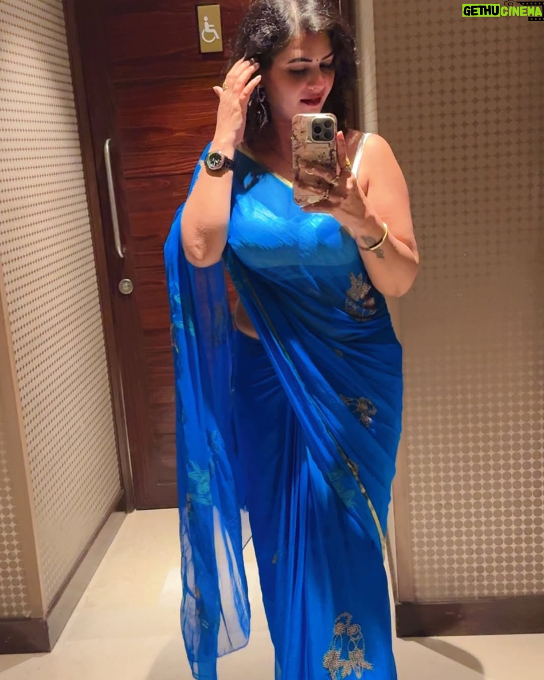 Malvika Tomar - 3.9K Likes - Saari post on demand š
.
.
.
.
#saariloverā¤ļø #saarook #blue #awe #like4like #foryou #supporters #haters #stayaway #instapic #portrait #likekro #explore #youareworthy #yourock #workhard #saaripromtion #ad #contact #promotion