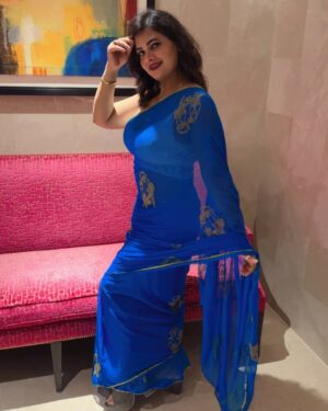 Malvika Tomar Instagram - Saari post on demand 😉
.
.
.
.
#saarilover❤️ #saarook #blue #awe #like4like #foryou #supporters #haters #stayaway #instapic #portrait #likekro #explore #youareworthy #yourock #workhard #saaripromtion  #ad #contact #promotion
