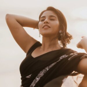 Maneesha Mahesh Instagram - Sands of time meet timeless tradition🌊
📸: @houseofchroniclez 
💄: @brides_of_deepthi