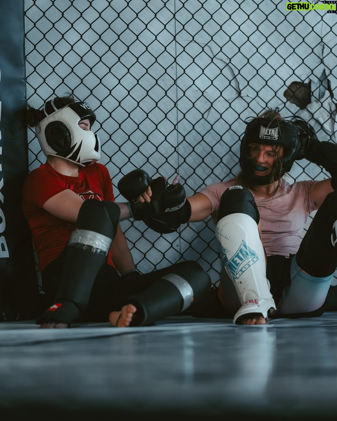 Manon Fiorot - 6.6K Likes - Sparring, sweat and blood.💥🥊💦🩸
Big thanks to all the people who came to help me during this camp.🙏🙏👊
On the grind for that belt.⬆️
.
@niliblock
@maki_beki
@bleda_tereza
@josefinethunder
@luciaszabova_
@theomurris_mma
@flavio_santiago_peroba
@aldriccassata
@jeanrobertmonier