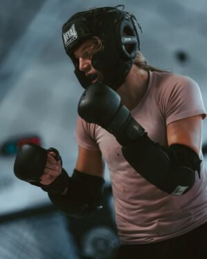 Manon Fiorot Instagram - Sparring, sweat and blood.💥🥊💦🩸

Big thanks to all the people who came to help me during this camp.🙏🙏👊

On the grind for that belt.⬆️
.
@niliblock 
@maki_beki 
@bleda_tereza 
@josefinethunder 
@luciaszabova_ 
@theomurris_mma 
@flavio_santiago_peroba 
@aldriccassata 
@jeanrobertmonier