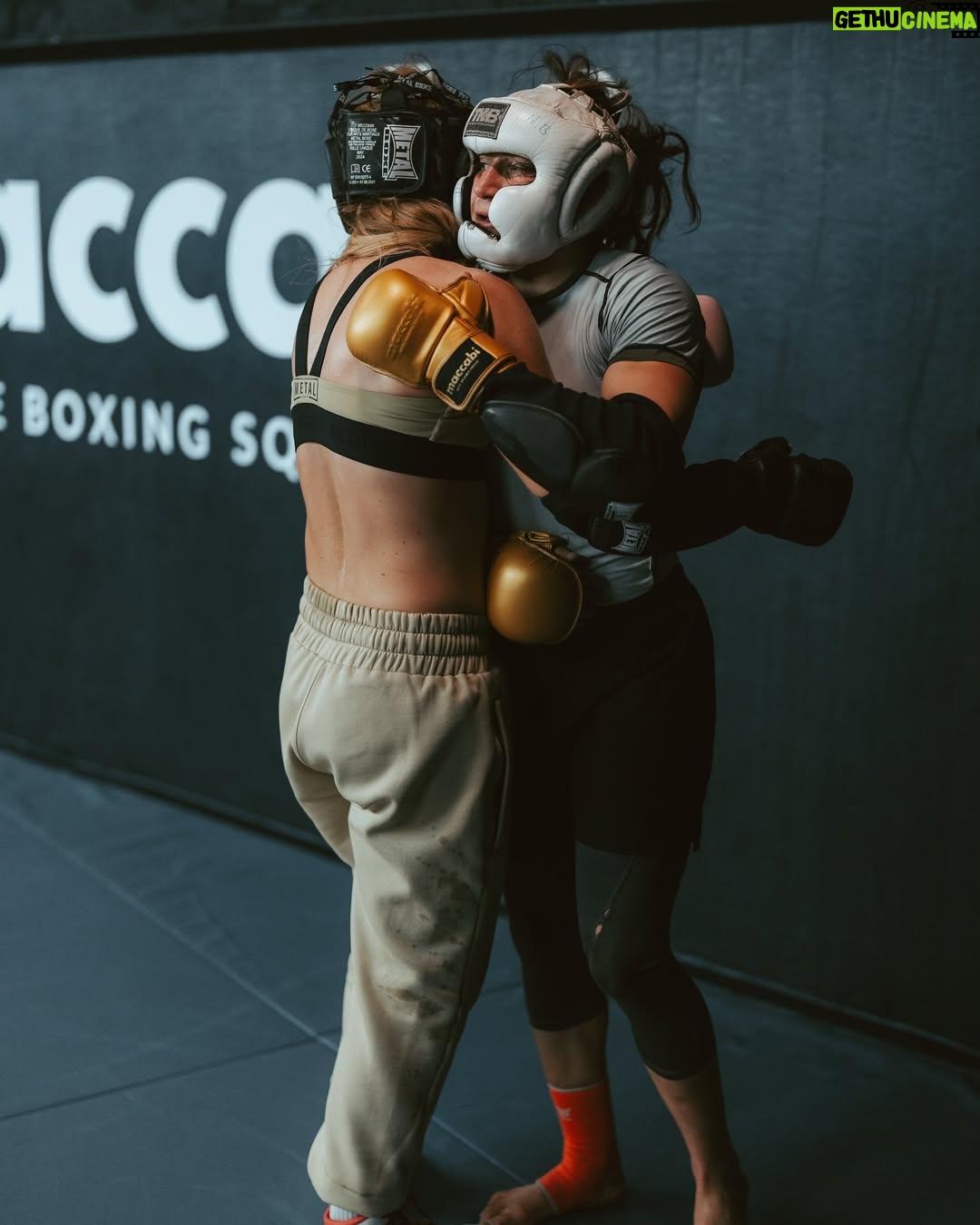 Manon Fiorot - 6.6K Likes - Sparring, sweat and blood.💥🥊💦🩸
Big thanks to all the people who came to help me during this camp.🙏🙏👊
On the grind for that belt.⬆️
.
@niliblock
@maki_beki
@bleda_tereza
@josefinethunder
@luciaszabova_
@theomurris_mma
@flavio_santiago_peroba
@aldriccassata
@jeanrobertmonier