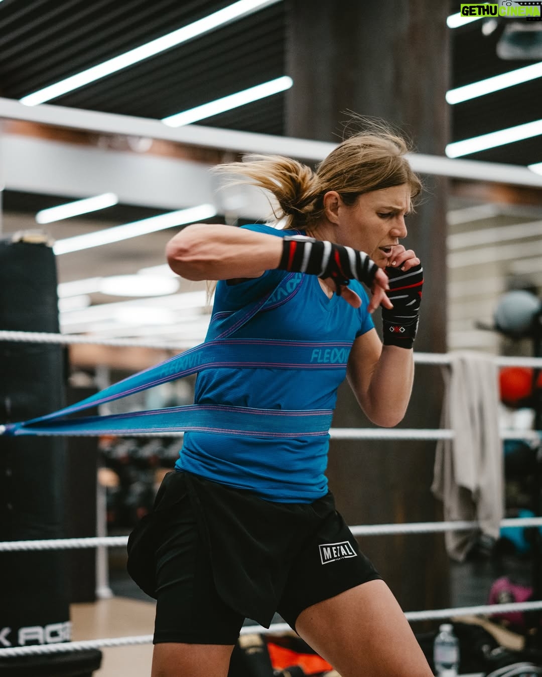 Manon Fiorot - 6.6K Likes - Sparring, sweat and blood.💥🥊💦🩸
Big thanks to all the people who came to help me during this camp.🙏🙏👊
On the grind for that belt.⬆️
.
@niliblock
@maki_beki
@bleda_tereza
@josefinethunder
@luciaszabova_
@theomurris_mma
@flavio_santiago_peroba
@aldriccassata
@jeanrobertmonier