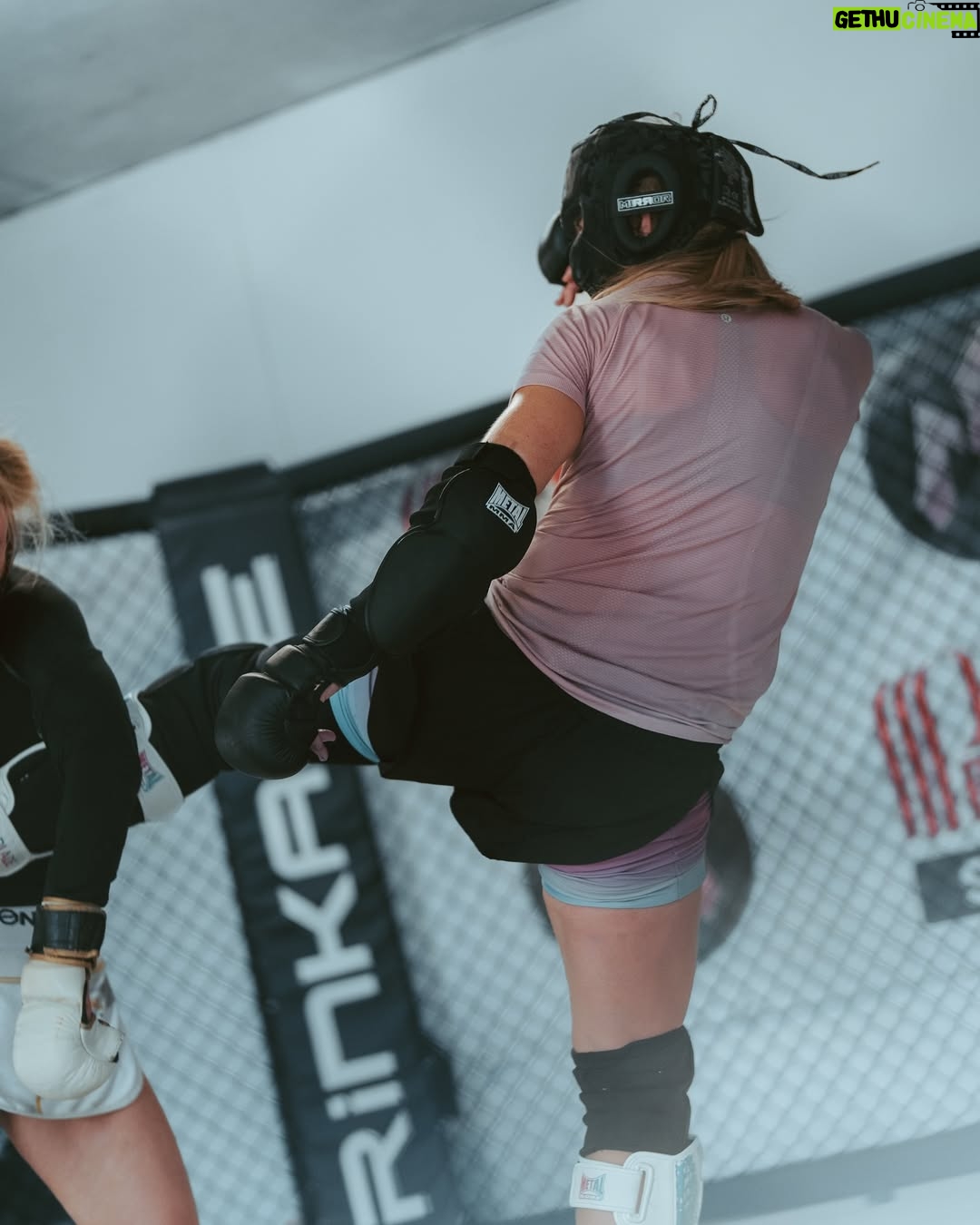 Manon Fiorot - 6.6K Likes - Sparring, sweat and blood.💥🥊💦🩸
Big thanks to all the people who came to help me during this camp.🙏🙏👊
On the grind for that belt.⬆️
.
@niliblock
@maki_beki
@bleda_tereza
@josefinethunder
@luciaszabova_
@theomurris_mma
@flavio_santiago_peroba
@aldriccassata
@jeanrobertmonier