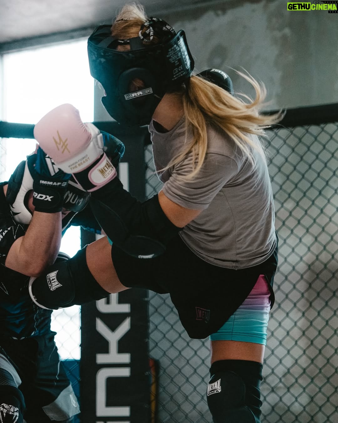 Manon Fiorot - 6.6K Likes - Sparring, sweat and blood.💥🥊💦🩸
Big thanks to all the people who came to help me during this camp.🙏🙏👊
On the grind for that belt.⬆️
.
@niliblock
@maki_beki
@bleda_tereza
@josefinethunder
@luciaszabova_
@theomurris_mma
@flavio_santiago_peroba
@aldriccassata
@jeanrobertmonier
