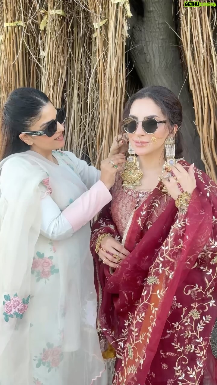 Mansi Sharma - 3.5K Likes - Guess why this song is so special …. ❤️
This is the song that has been the heart beat of every wedding I’ve known.
But today it’s even being more special .. with beautiful @mansi_sharma6
Our bond started from her wedding and now it’s more like friends forever 🧿.
.
Hmua @makeupbyparry
Outfits of both of us @labelparryvig
Jewelry @manirambalwantrai
Song @hansrajhanshrh
.
.
.
#mansisharma #hansrajhans #celebrity
