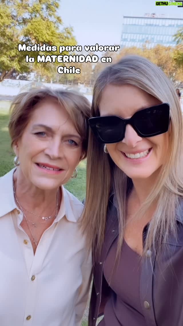 Marcela Sabat - 3.9K Likes - 🤰🏼BAJA NATALIDAD. ¿Como nos hacemos cargo? DEBEMOS VALORAR LA MATERNIDAD. Según estudios entre las razones tras la baja tasa de #natalidad en Chile 🇨🇱 están el costo de la vida, la falta de conciliación con el trabajo, la dificultad de acceder a vivienda, la falta de apoyo en salud y cuidados.
💪🏻Por eso es fundamental trabajar y mejorar políticas de flexibilidad laboral para la conciliación del trabajo y familia, políticas de acceso a la vivienda, medidas en apoyo a la fertilidad, apoyos económicos para las familias (con ajustes al sistema tributario), al sistema de cuidados (garantizando acceso universal a cuidados en la primera infancia y despenalizando la maternidad en el mercado laboral), #Corresponsabilidad (mayor compromiso paterno en las labores de crianza y cuidado), entre otras dimensiones. Como país debemos hacernos cargo de forma SERIA, con medidas de corto, mediano y largo plazo. Es AHORA o no tendremos opción de mejorar.
Muchas de las que me leen por acá saben que no se necesitan más estudios y que todas estas fórmulas son de #sentidocomun
Porque la #Maternidad debe ser valorada por la sociedad y por el estado, porque debemos reivindicar la MATERNIDAD como eslabón principal social y familiar. YO CREO QUE ES POSIBLE. ¿Y tú? ¿Que otra medida crees que fundamental para avanzar en el valor a la maternidad? TE LEO
