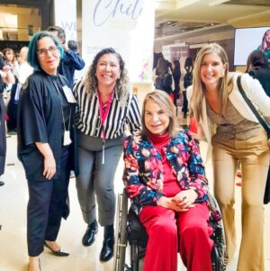 Marcela Sabat Instagram - 🤩 WOMAN ECONOMIC FORUM 2025. Siempre es un gusto participar, exponer y moderar en el @wef.chile. No sólo porque conectas con mujeres increíbles sino que también porque eres parte de una jornada inspiradora (siempre necesaria para recordarme por qué hago lo que hago 😅). Esta vez nos tocó analizar la importancia de las alianzas estratégicas en los negocios con grandes líderes empresariales. Vamos por más mujeres en espacios de incidencia en la ECONOMÍA 💪🏻💜
